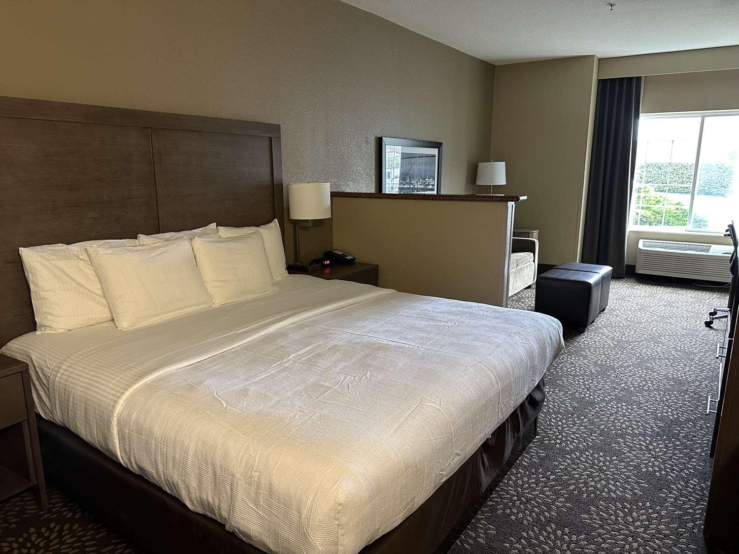 Best Western Columbia River Waterfront Hotel Astoria Exterior photo