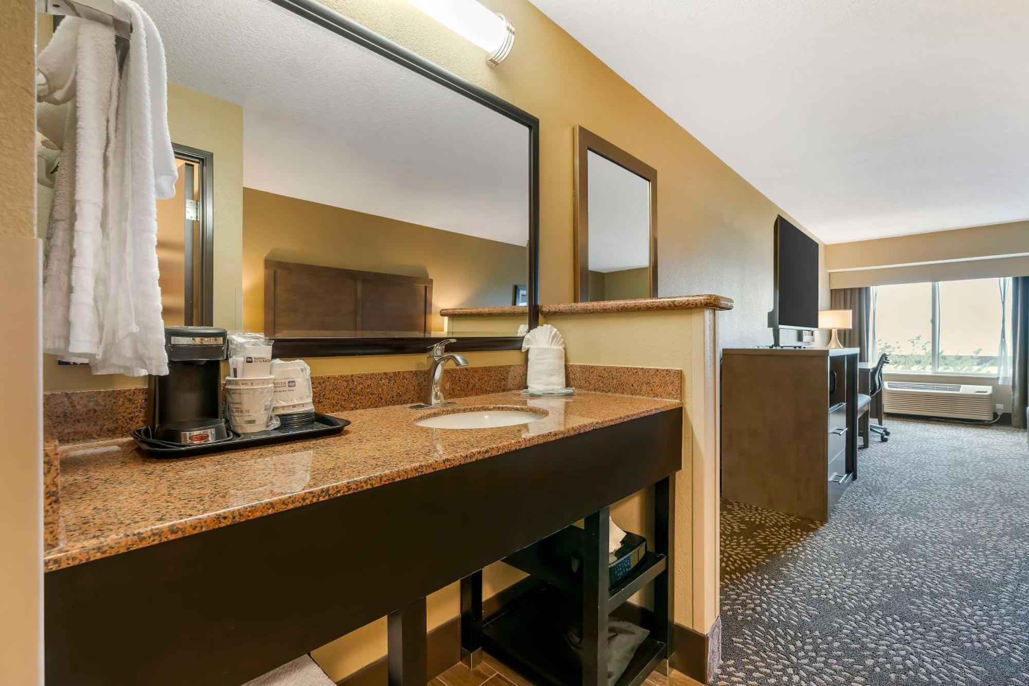 Best Western Columbia River Waterfront Hotel Astoria Exterior photo
